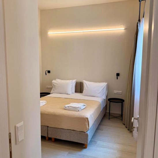 villa avra8k