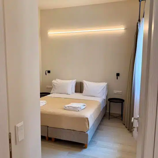 villa avra8k